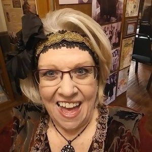 Meet your Posher, Debra